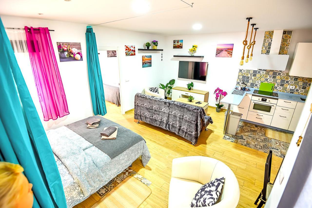 Plaza Noria Apartments With Balconies إل بويرتو دي سانتا ماريا المظهر الخارجي الصورة